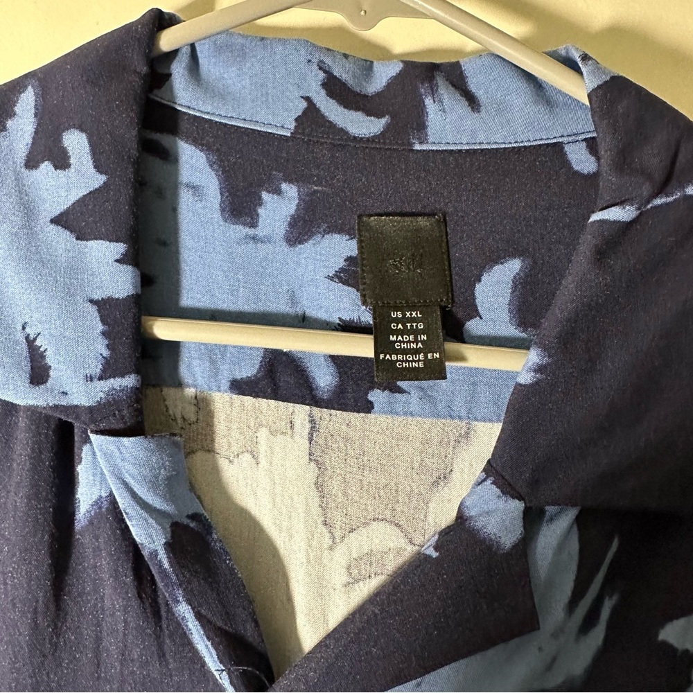 H&M Palm Tree button up - Picture 3 of 5